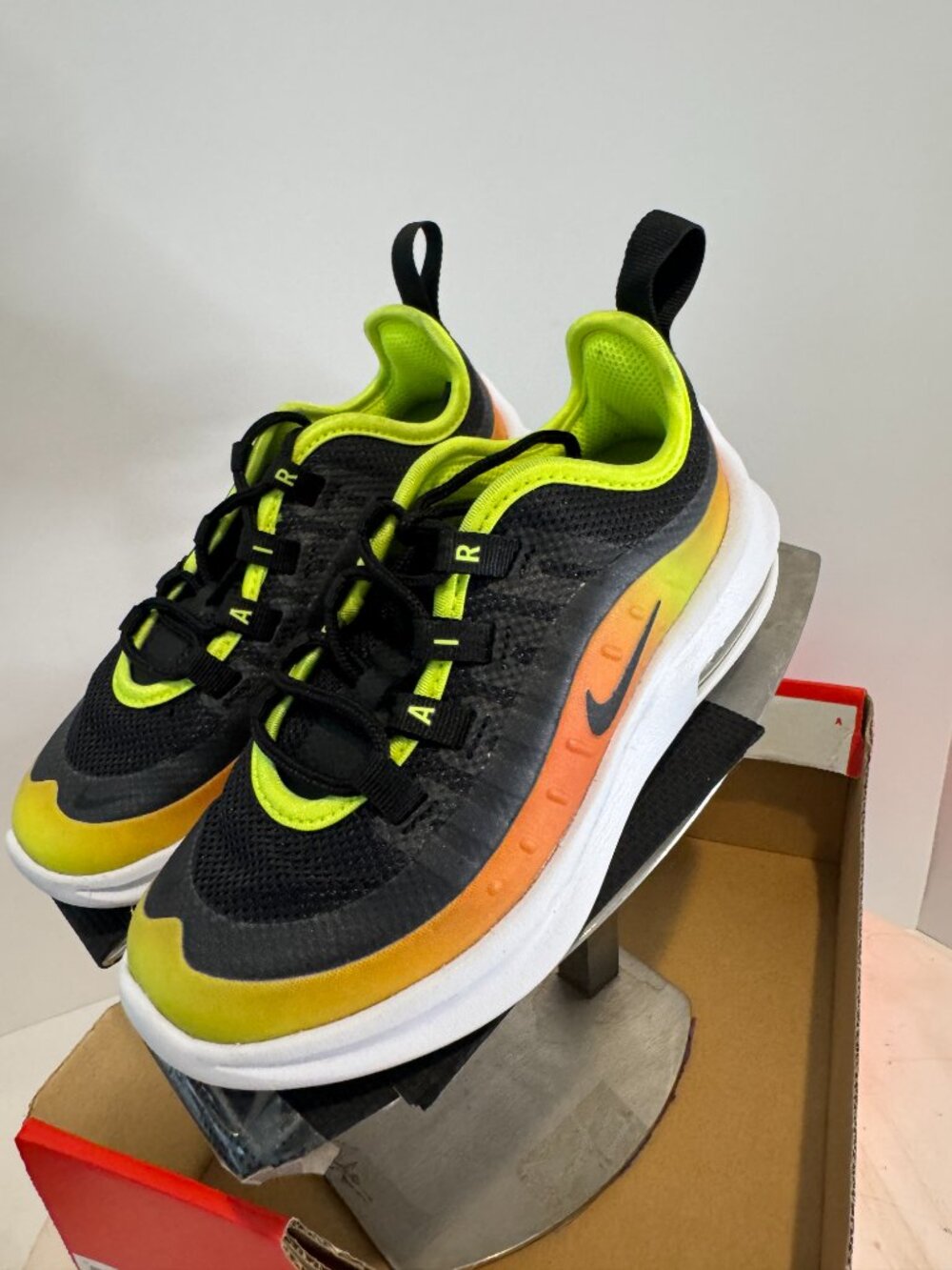 Nike Air Max Oketo (GS) size 4 youth